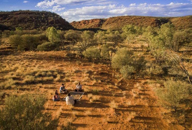 Karrke Aboriginal Cultural Experience & Tours, Watarrka, Northern Territory © Tourism Australia