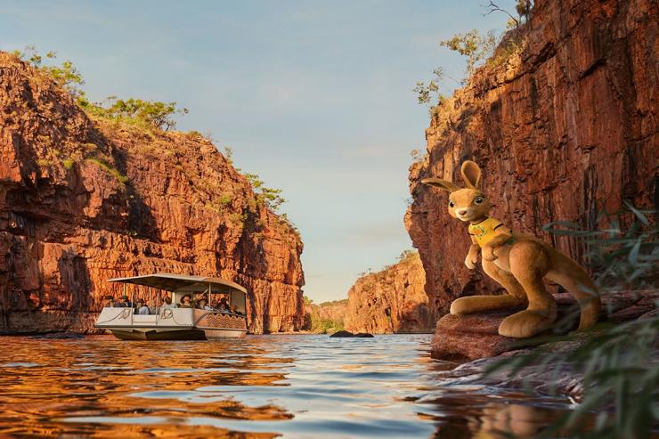 Ruby balloon ride, ACT © Tourism Australia