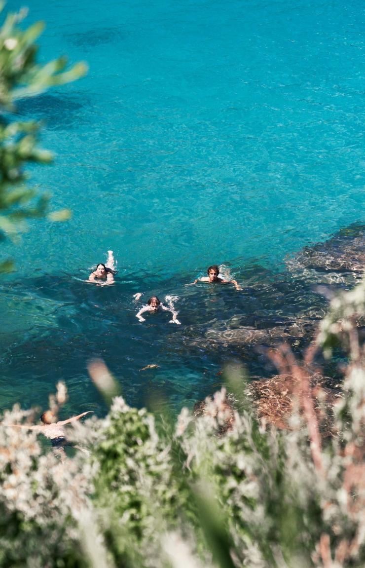 Gordons Bay, Clovelly, Sydney, New South Wales © Tourism Australia