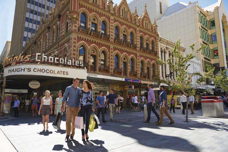 Shopping at Rundle Mall, Adelaide, SA © South Australian Tourism Commission