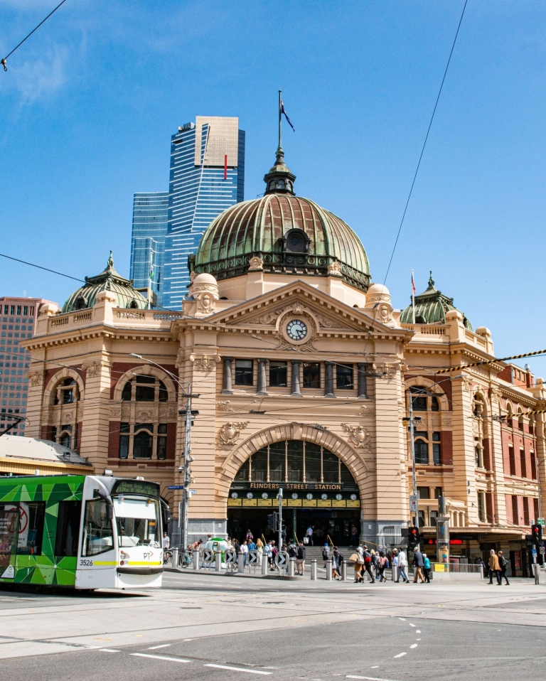 Flinders Street Station, Melbourne, Victoria © Tourism Australia