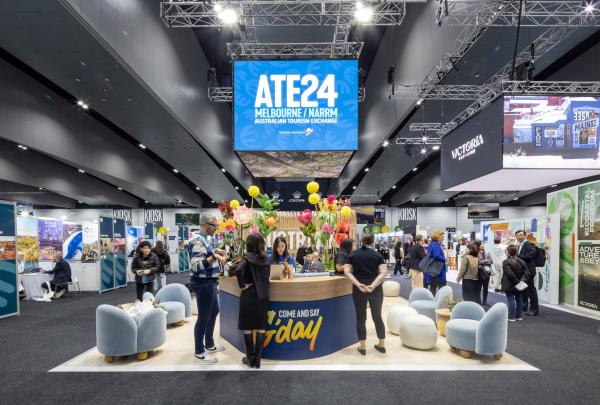 ATE 2024 welcome desk, Melbourne, Victoria © Tourism Australia, Remco Jansen