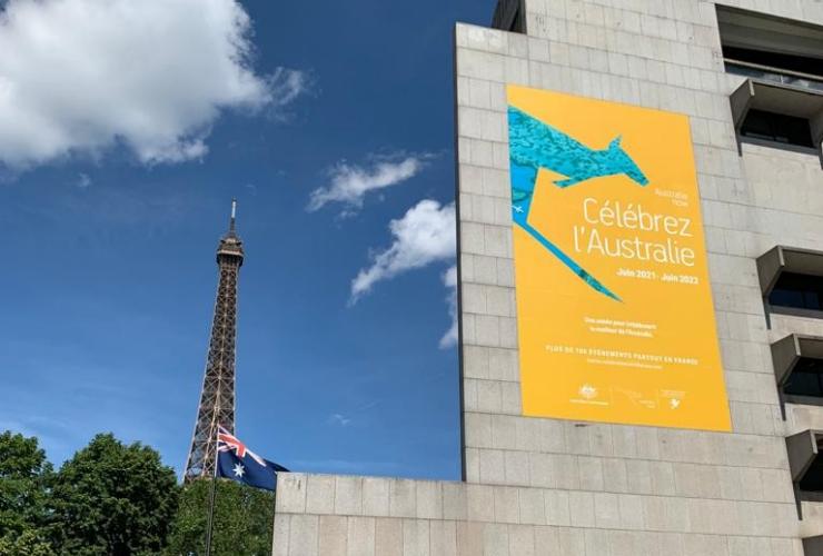 New tourism banner, Australian Embassy, Paris © Tourism Australia New tourism banner, Australian Embassy, Paris © Tourism Australia