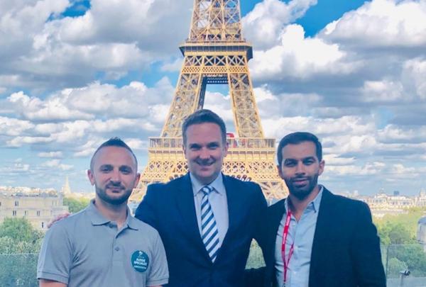 Australian Ambassador to France meets with Aussie Specialist Ambassador © Tourism Australia 