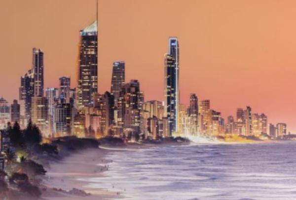 Surfers Paradise, Gold Coast, Queensland © Tourism Australia