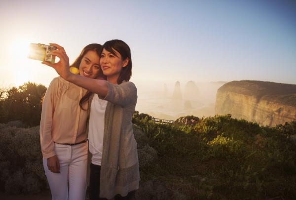 Twelve Apostles, Great Ocean Road, Victoria © Tourism Australia