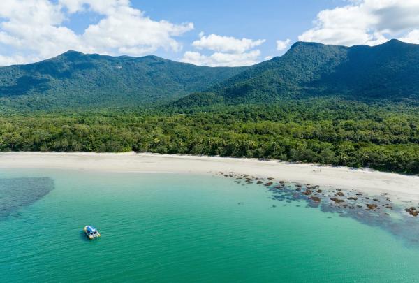Ocean Safari, Tropical North Queensland, Queensland © Tourism Australia