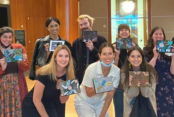 Indigenous Maruku dot painting workshop, New York City, USA © Tourism Australia