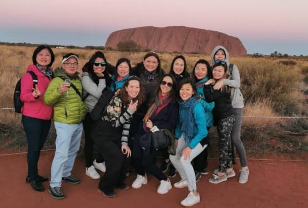 Malaysia and Singapore trade at Uluru, Uluru-Kata Tjuta National Park, Northern Territory © Tourism Australia