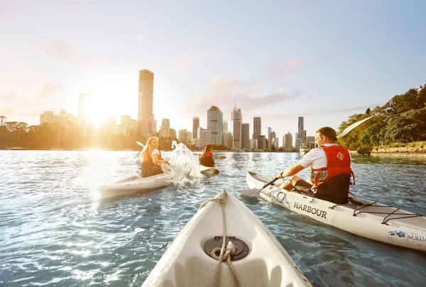 Canoeing on Brisbane River, Brisbane, Queensland © Brisbane Marketing